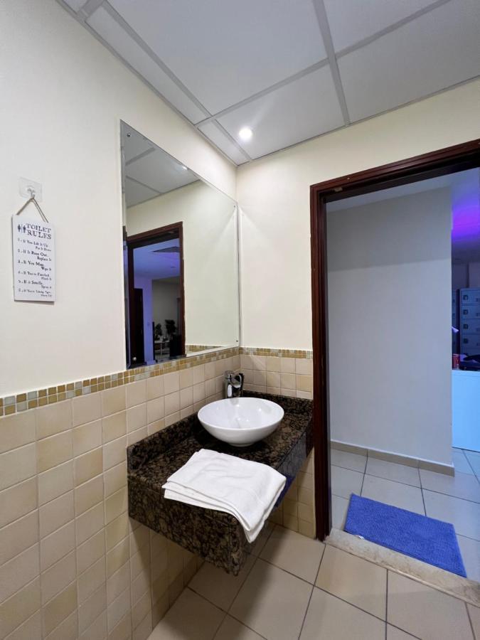 Robin Beach Hostel Jbr ดูไบ ภายนอก รูปภาพ